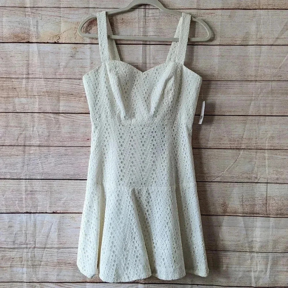 CeCe By Cynthia Steffe Size 6 Lily White Eyelet Dress Peplum Lined Knee Length - Picture 13 of 13